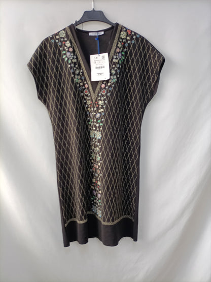 ZARA. Vestido corto negro estampado T.s