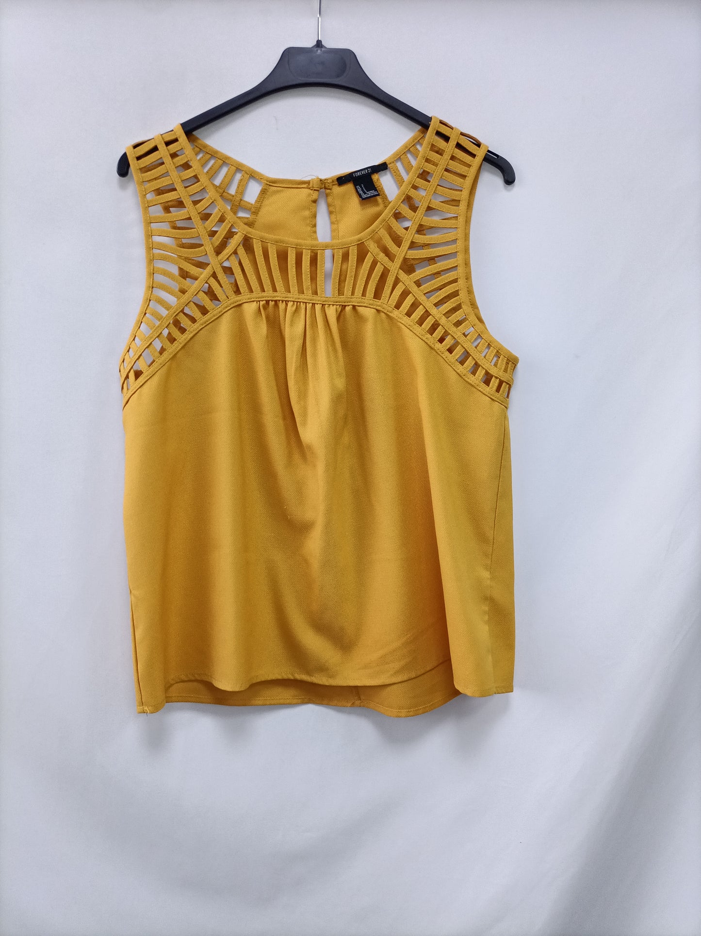 FOREVER21. Top amarillo tiras T.s