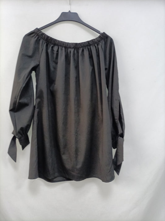 OTHERS. Black boat neck blouse Tu(m)