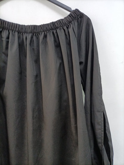 OTHERS. Black boat neck blouse Tu(m)