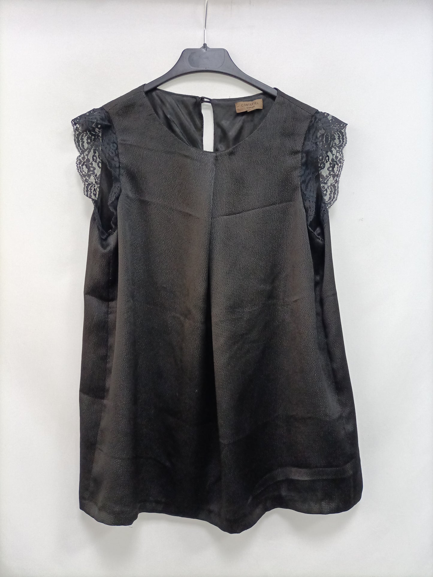CORTEFIEL. Black lace blouse TM