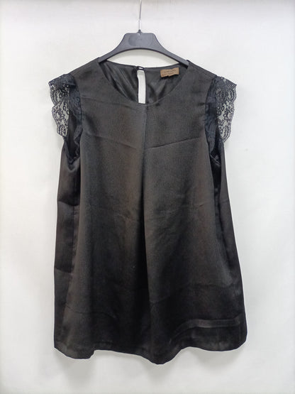 CORTEFIEL. Black lace blouse TM