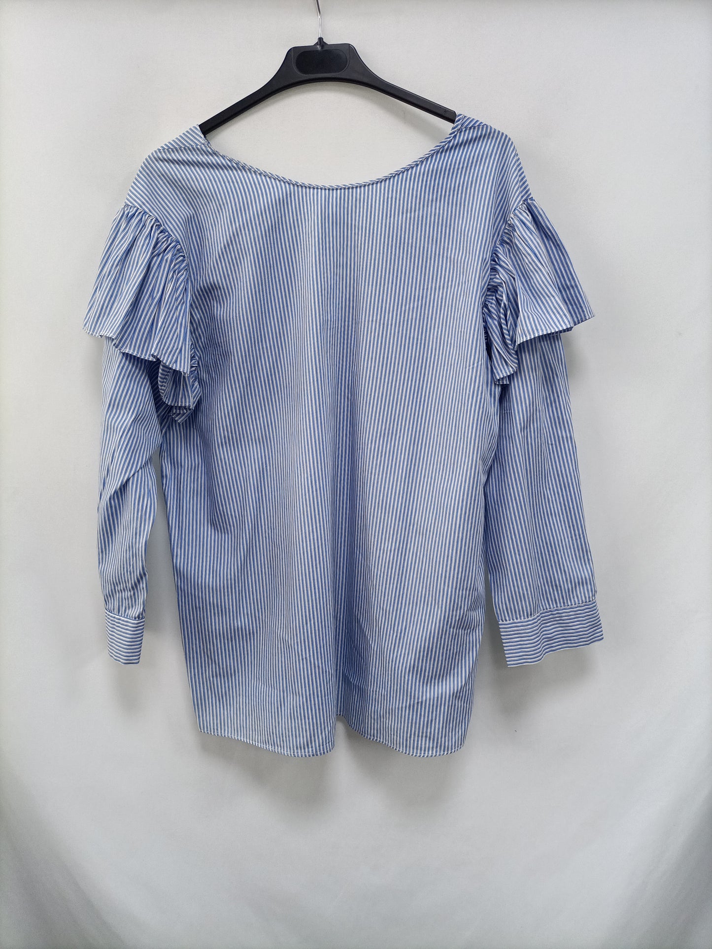 ZARA. Blusa rayas y volantes T.s