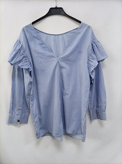 ZARA. Blusa rayas y volantes T.s