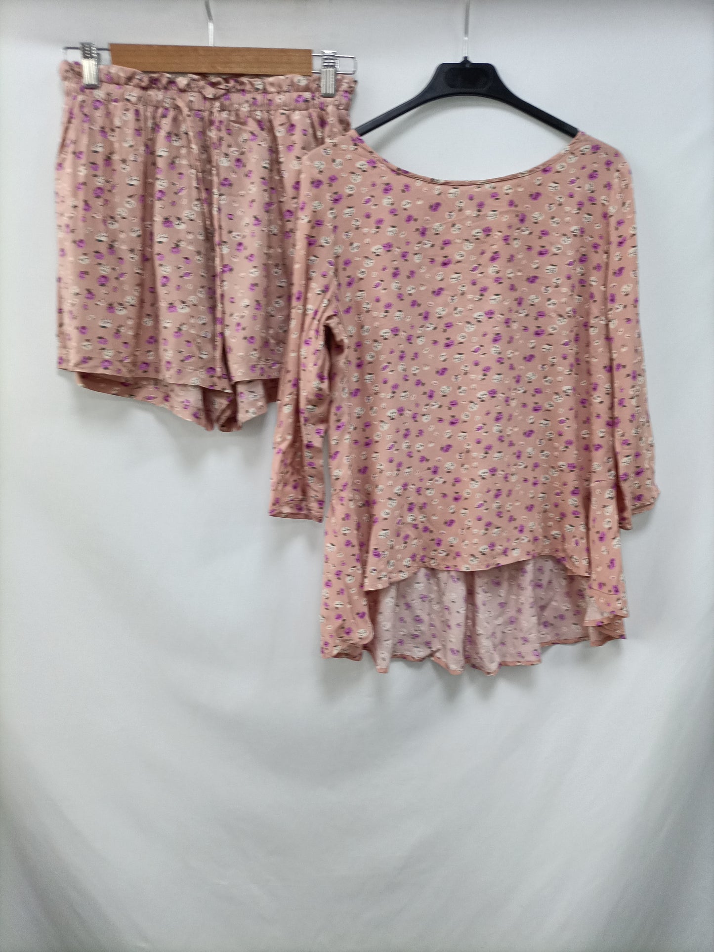 OTRAS. Total look flores T.s