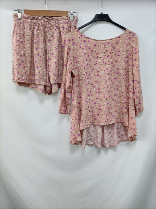 OTRAS. Total look flores T.s