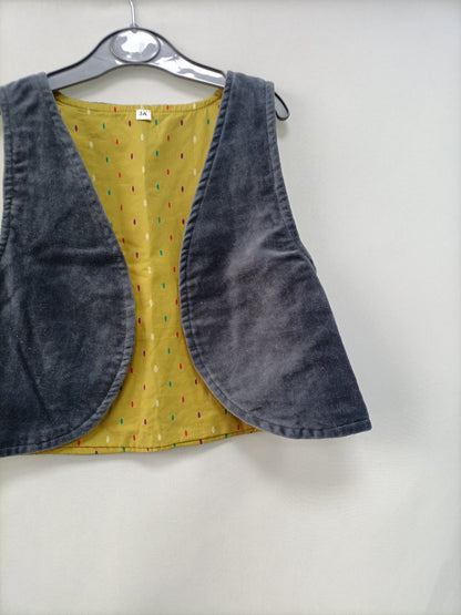 OMINI. Grey velvet vest, size 3 years