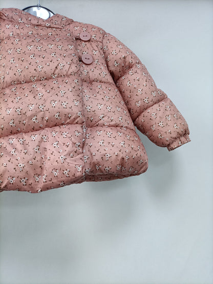 EL CORTE INGLÉS. Plumas rosa flores T.6/12m