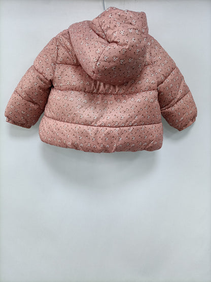 EL CORTE INGLÉS. Plumas rosa flores T.6/12m