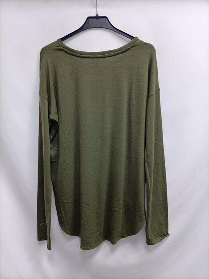 BANANA REPUBLIC. Camiseta verde T.s
