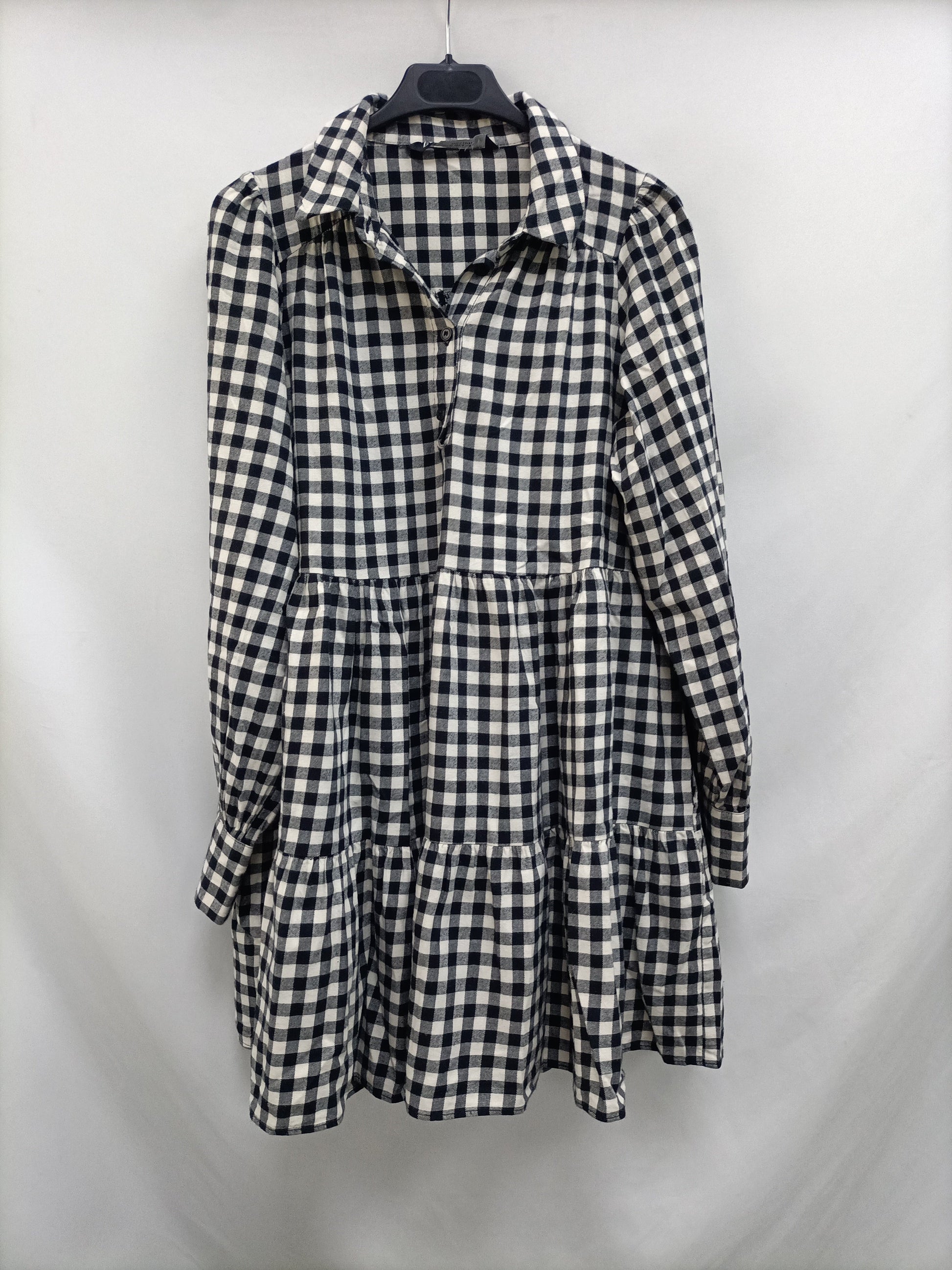 ZARA. Short gingham dress T.xs Hibuy market ZARA. Short gingham dress T.xs Hibuy market