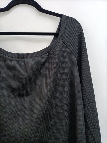 OTHERS. Black boat neck top Tu(m)