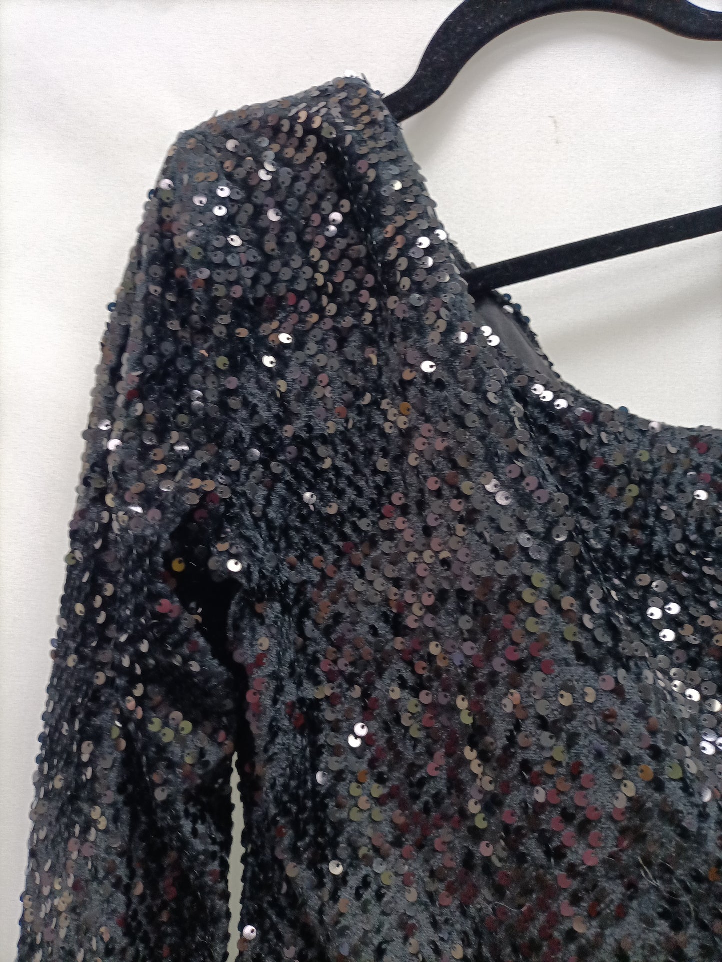 MANGO. Top negro lentejuelas T.s