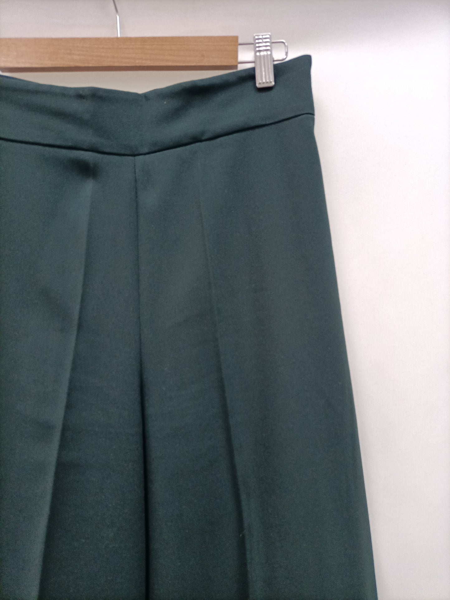 ZARA. Green culottes Tm