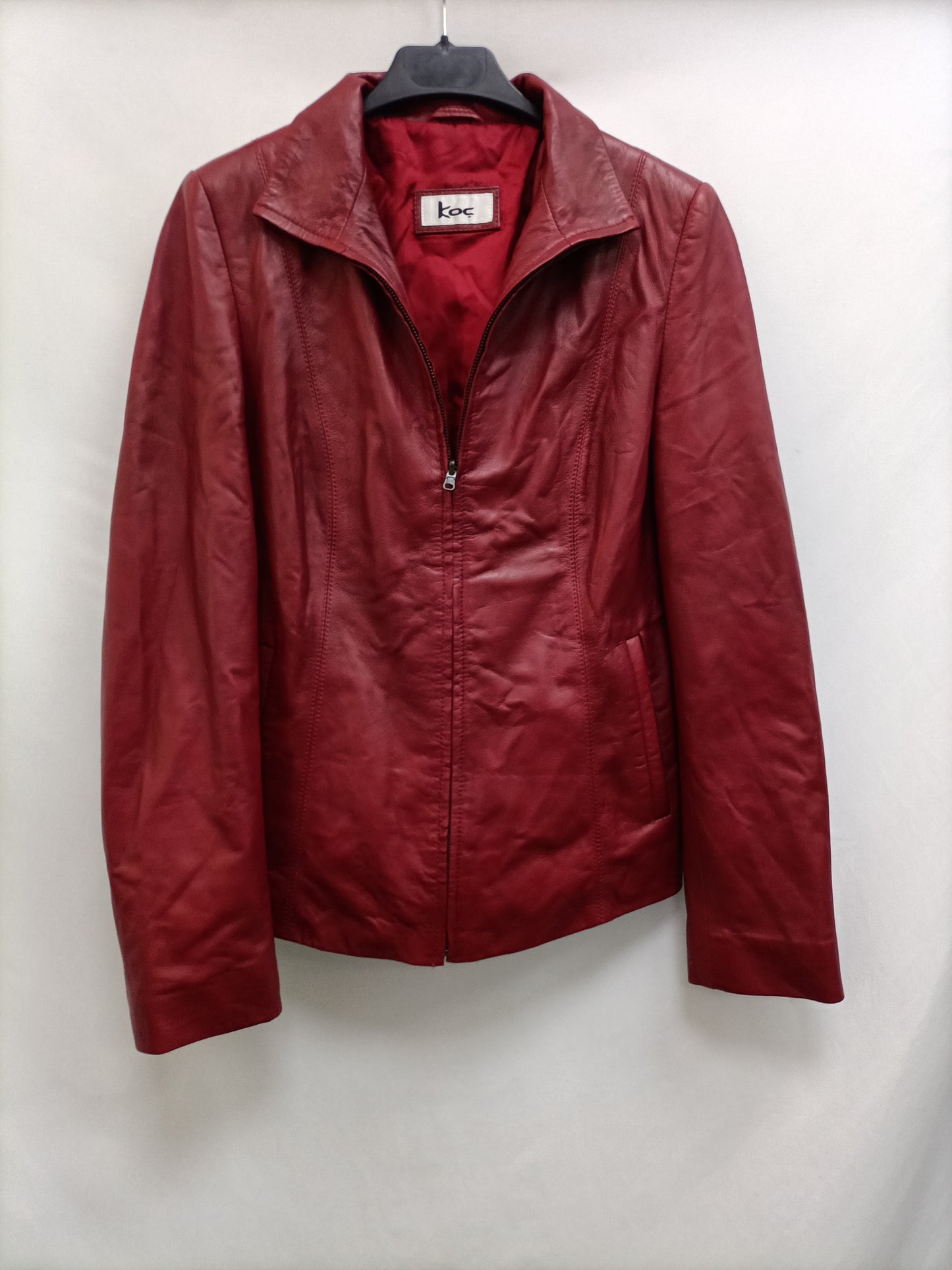 KOC. Chaqueta burdeos piel T.34