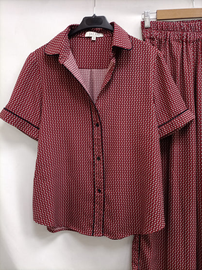 JALEO. Total look burdeos T.s