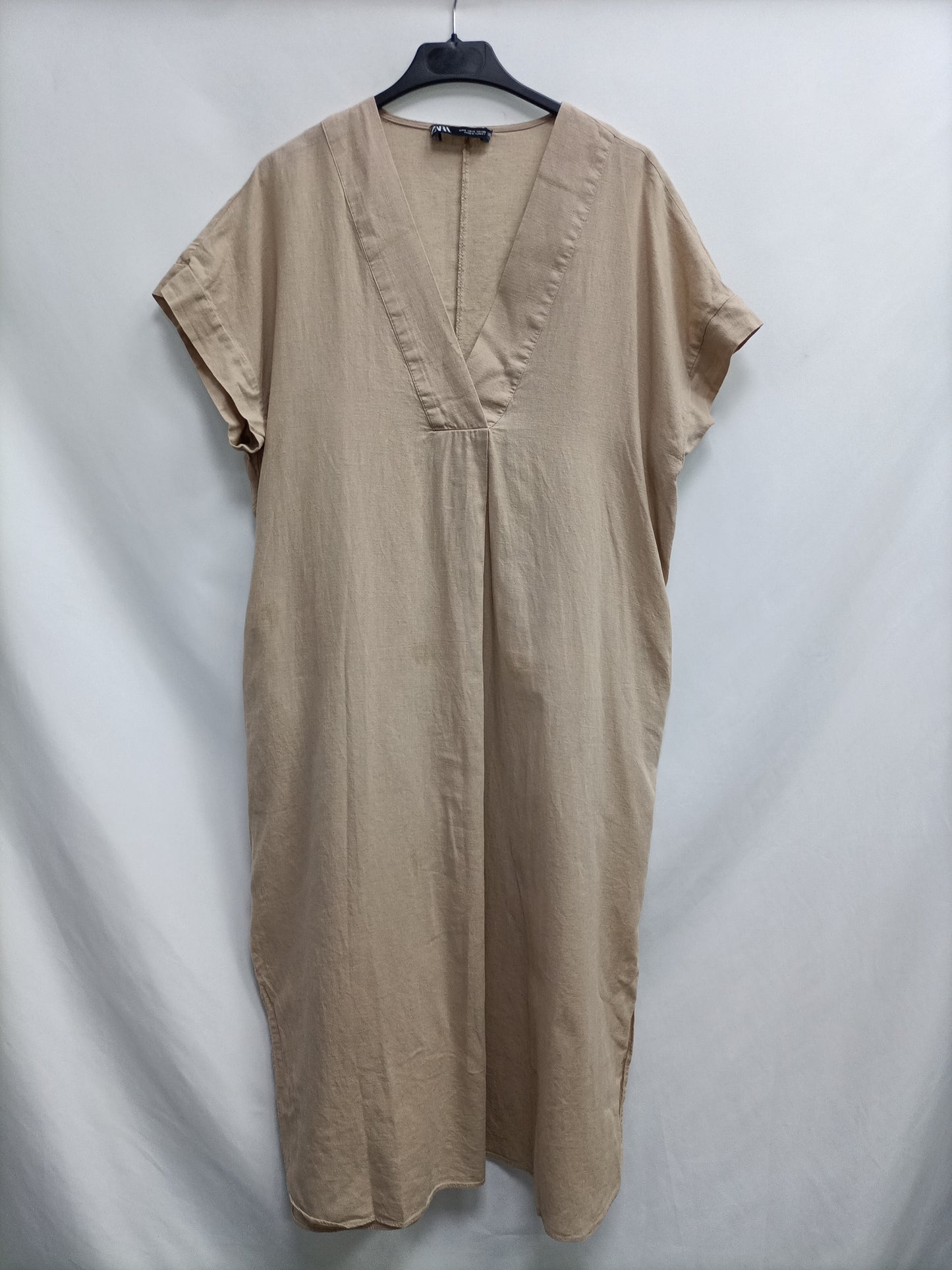 ZARA. Beige oversized Ts dress Hibuy market ZARA. Beige oversized Ts dress Hibuy market
