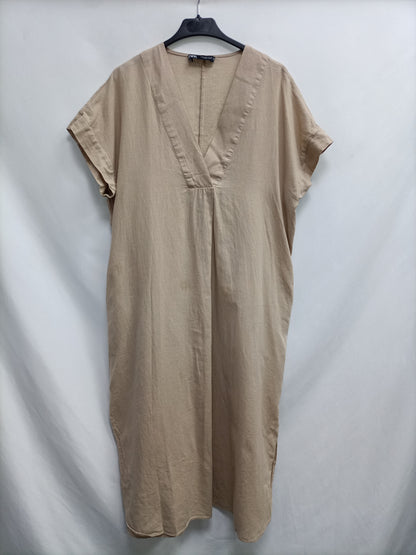 ZARA. Vestido beige oversized T.s