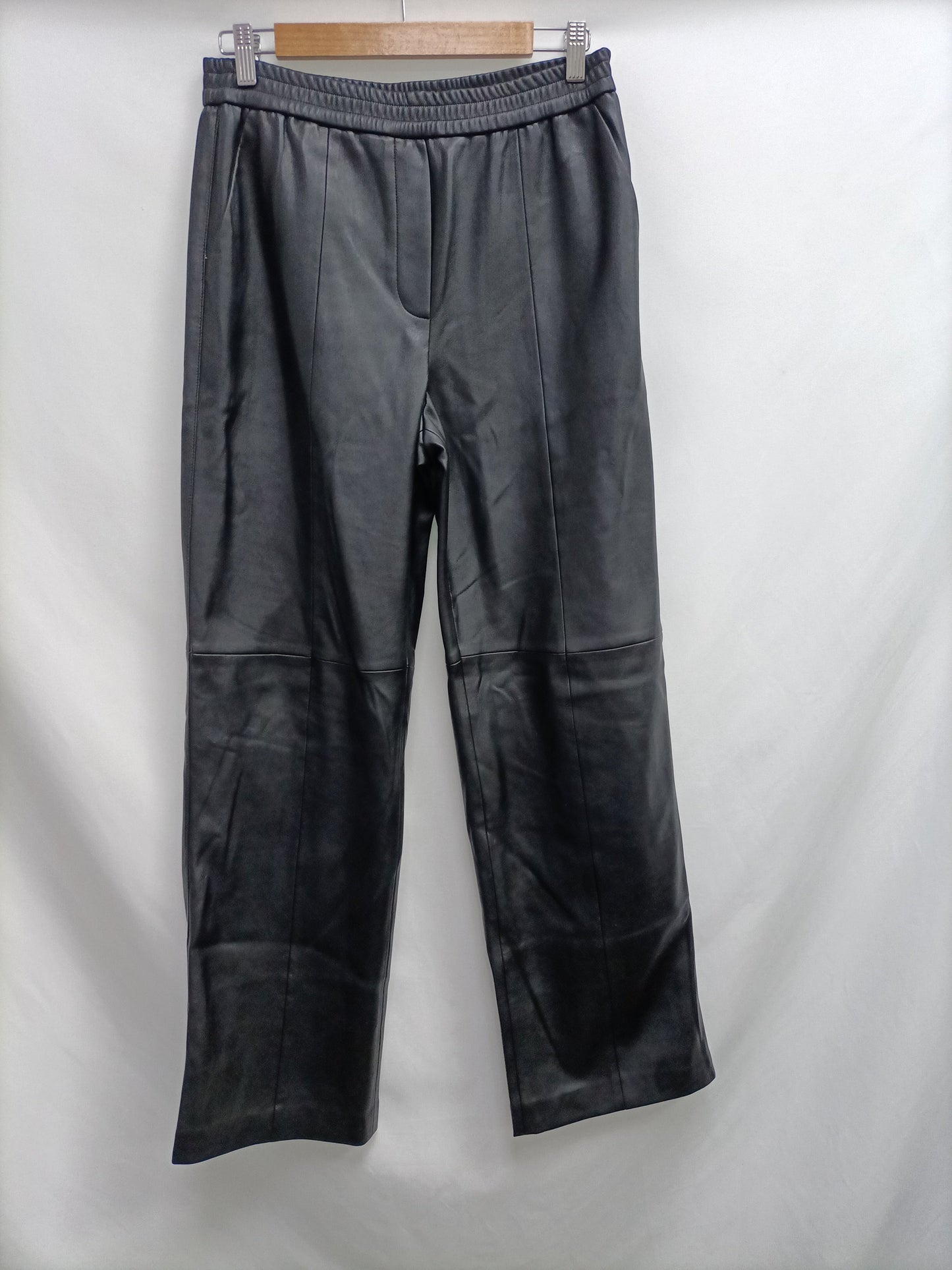 MANGO. Pantalón recto polipiel T.m