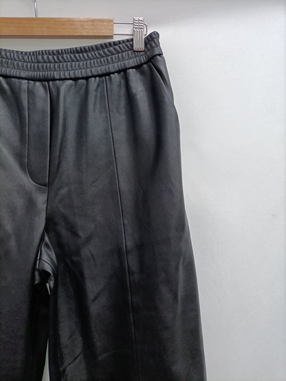 MANGO. Pantalón recto polipiel T.m