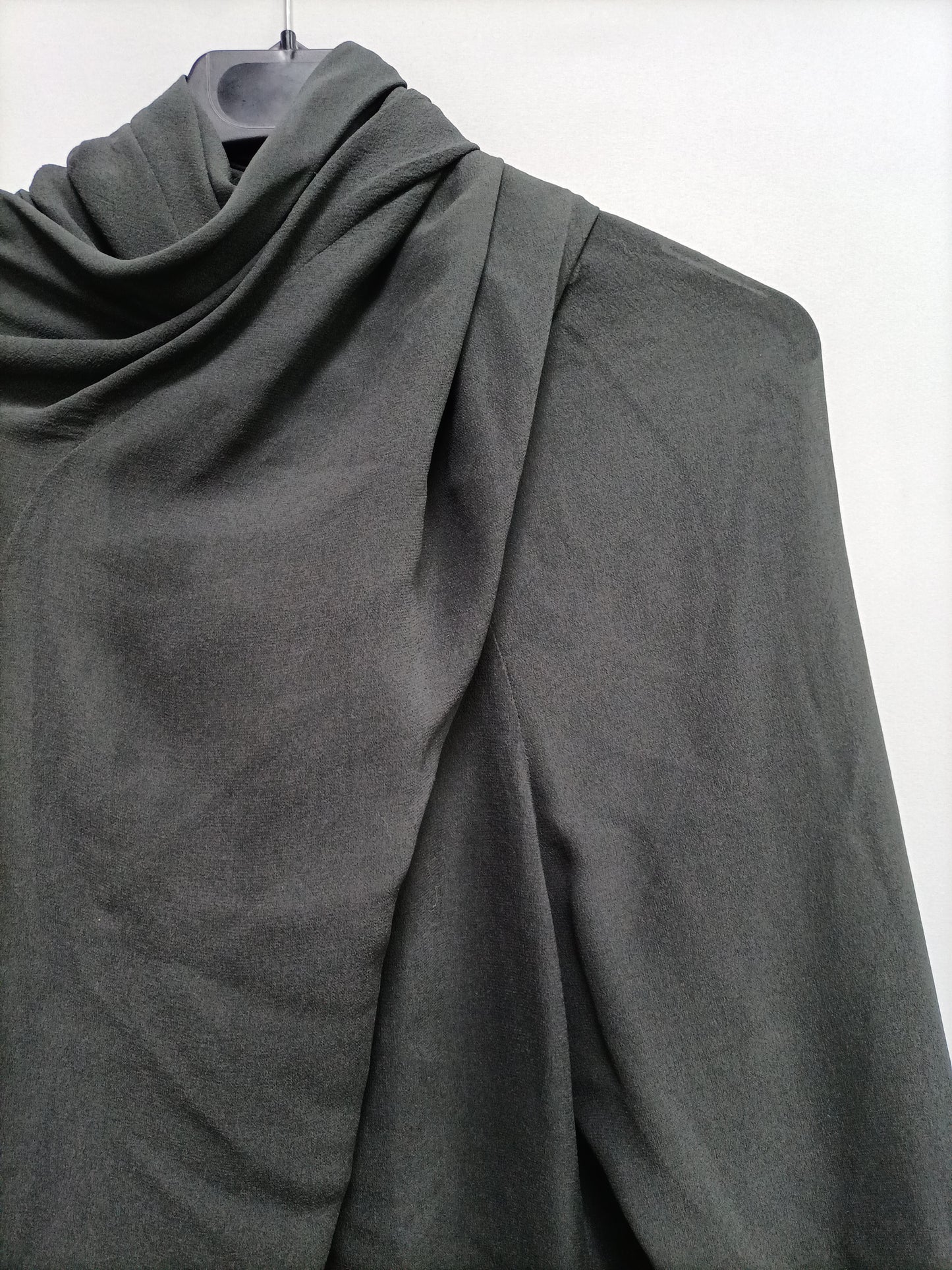 CORTANA. Blusa gris seda T.u(s)