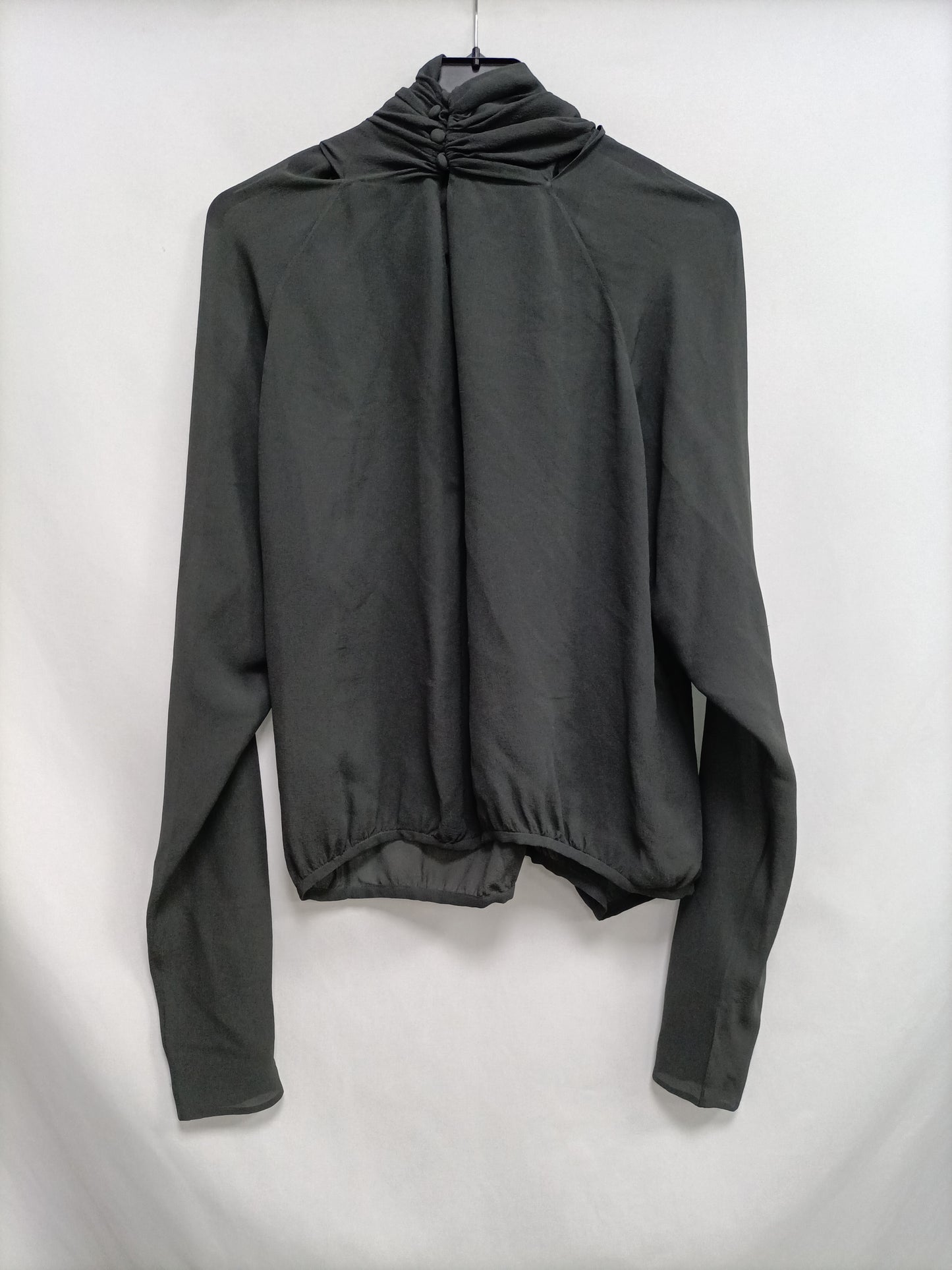 CORTANA. Blusa gris seda T.u(s)