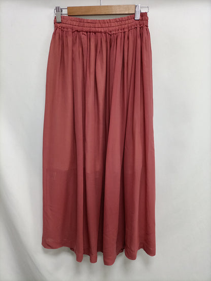 SKIRT. falda midi fluida rosa oscuro Tu(s/m)