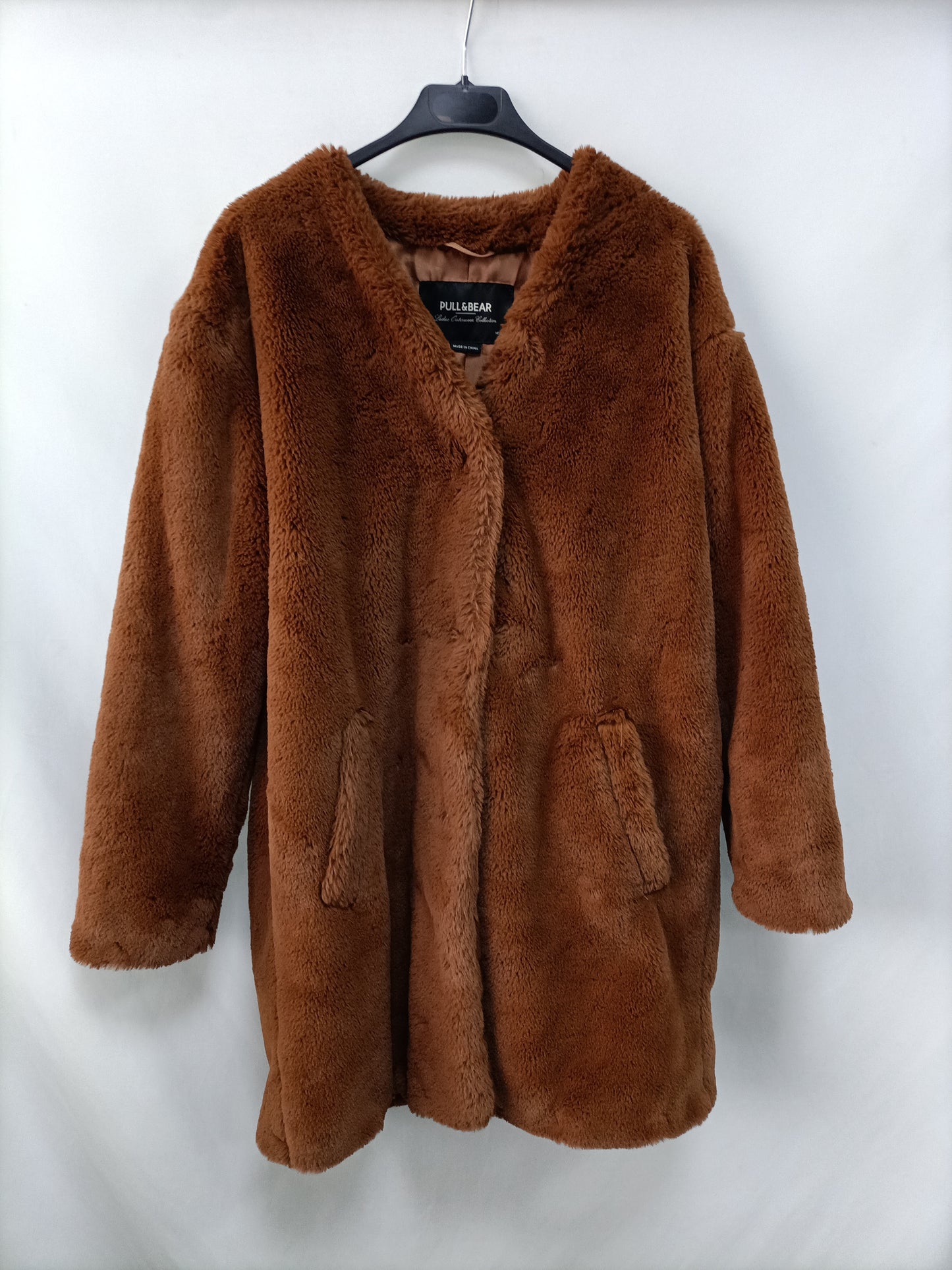 PULL&BEAR. Abrigo camel pelo  T.m