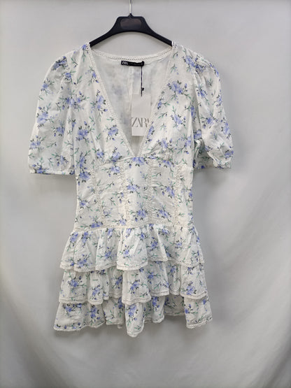 ZARA. Vestido blanco flores T.m