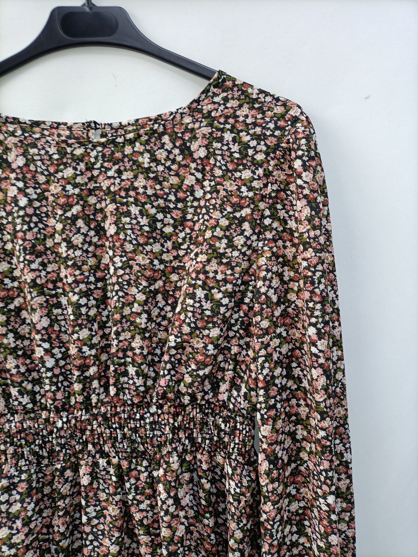 SHEIN. Vestido negro flores T.m