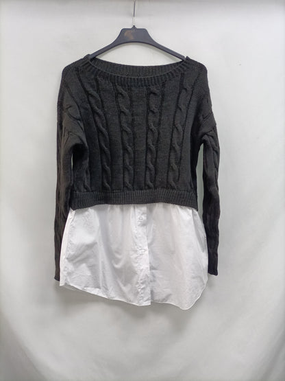 OTRAS. Jersey negro con camisa Tu(s)