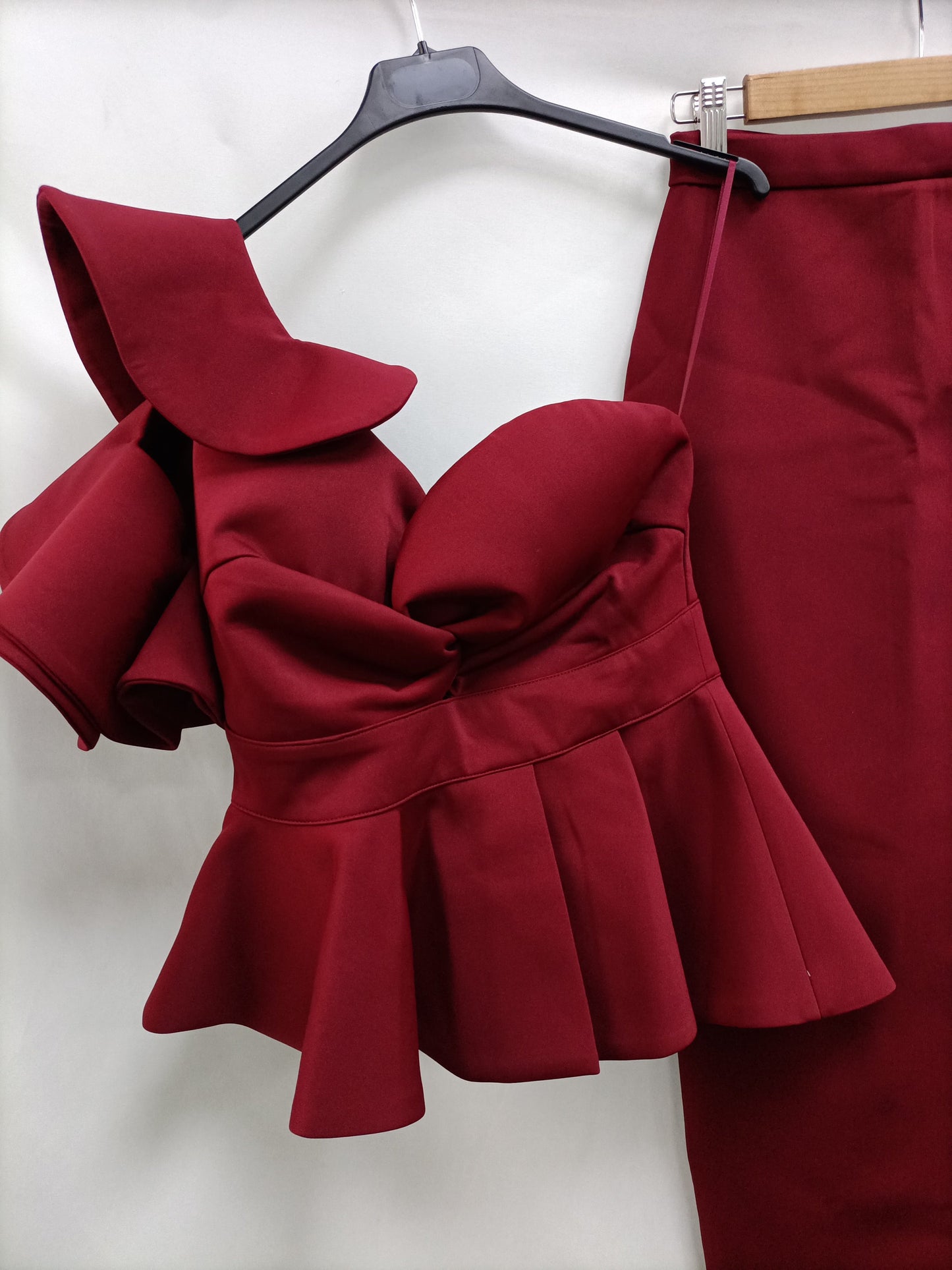 MEET PARÍS. Total look burdeos T.m