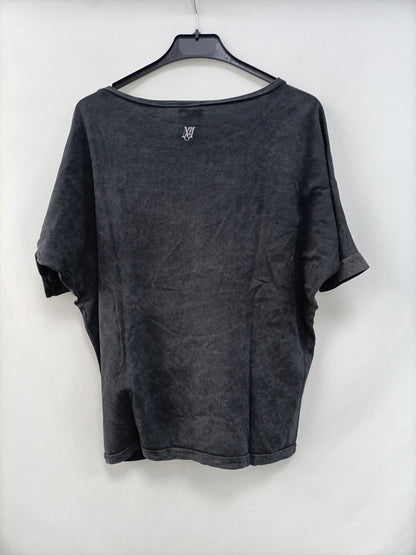 OTRAS.Camiseta gris lobo. T.S