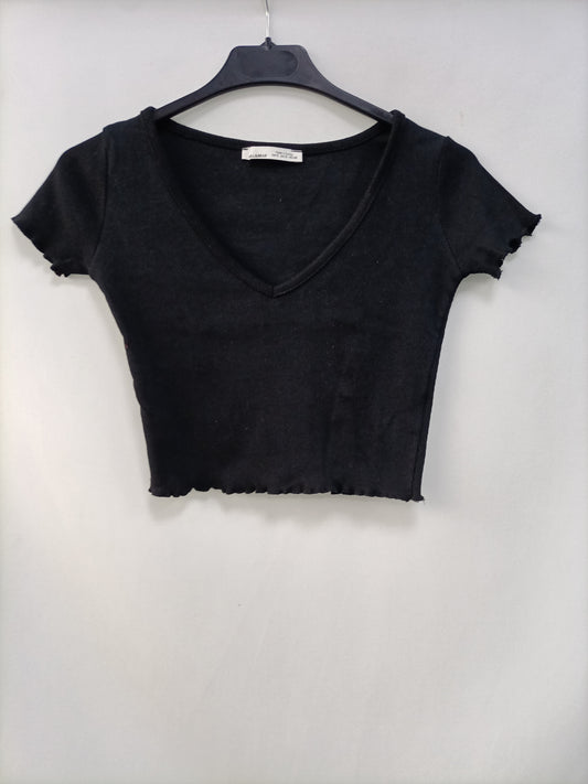 PULL&BEAR.Camiseta punto canalé negra T.S