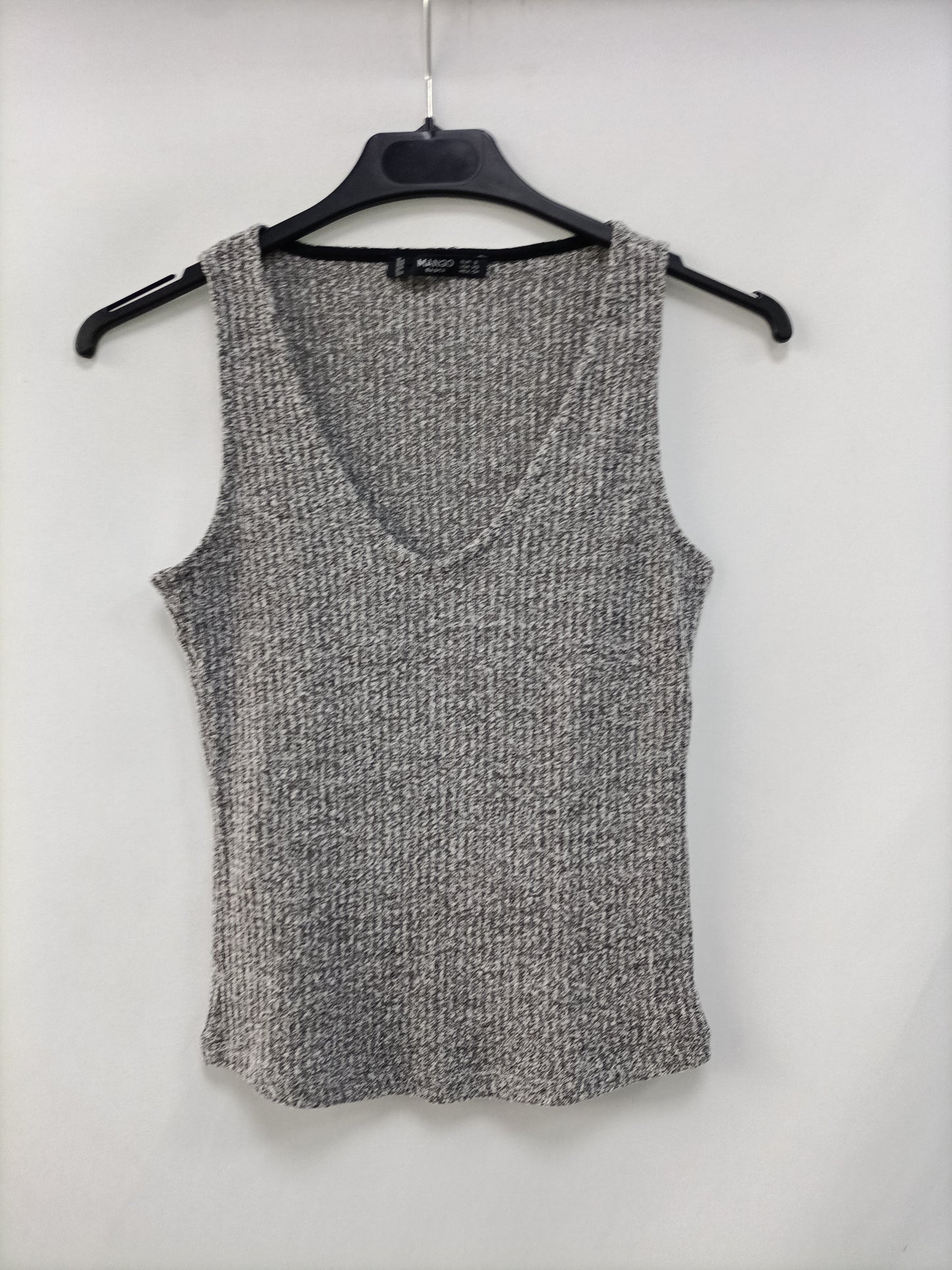 MANGO.Top gris canalé T.S