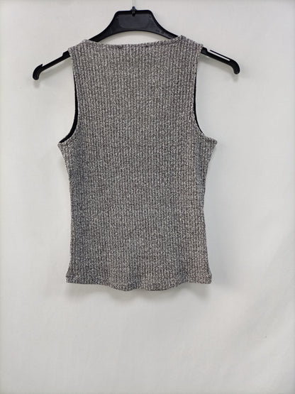 MANGO.Top gris canalé T.S