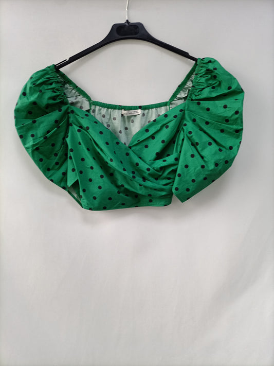 PULL&BEAR.Croptop verde lunares T.XS