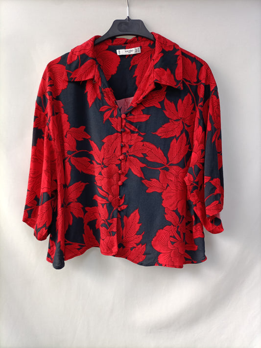 MANGO.Blusa fluida roja y azul T.XS