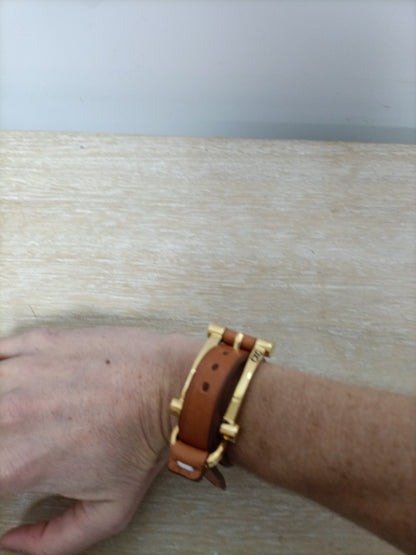 CXC. Pulsera cuero hebilla