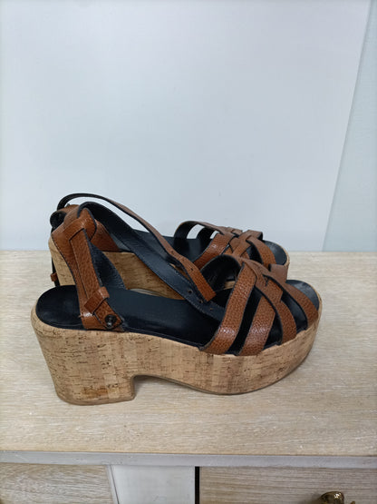 MAXMARA. Cuñas marrón corcho T.39