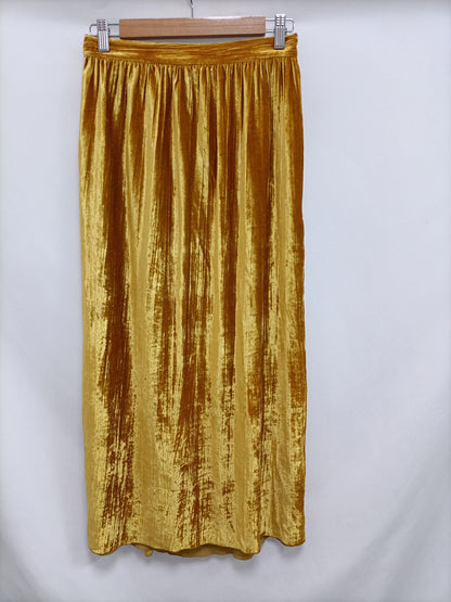 MASSCOB. Falda midi terciopelo T.34