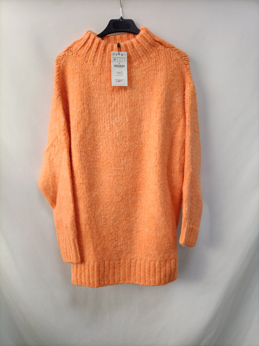 STRADIVARIUS. Jersey naranja cuello perkins .m