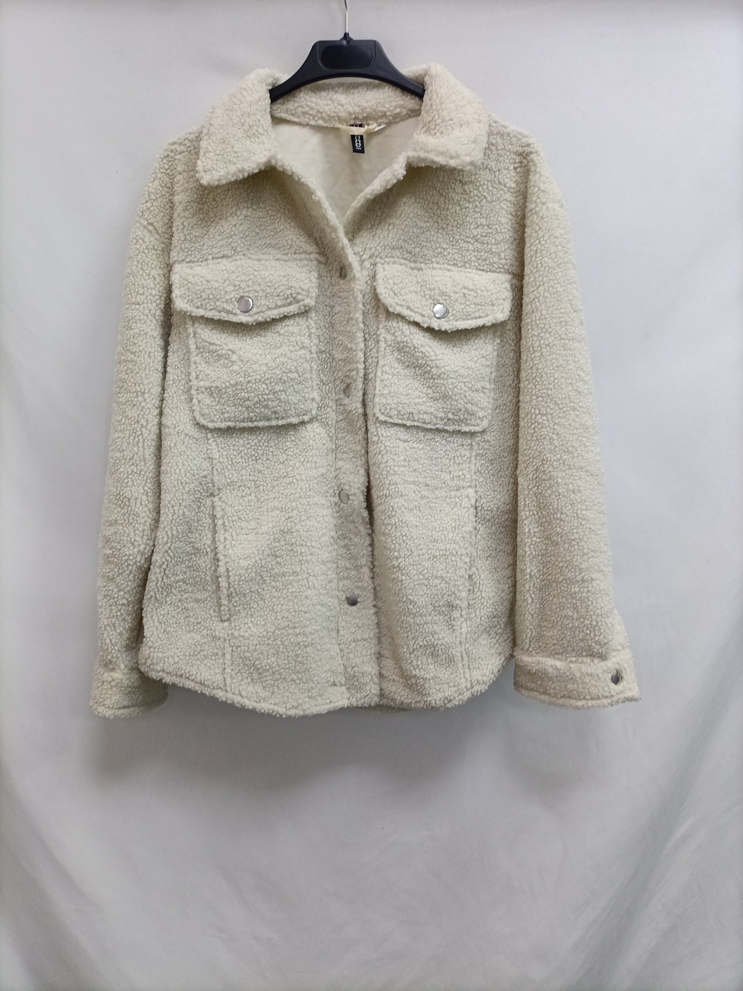H&amp;M. Beige sheepskin overshirt Ts(TARA)