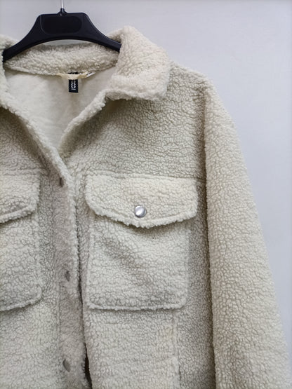 H&amp;M. Beige sheepskin overshirt Ts(TARA)