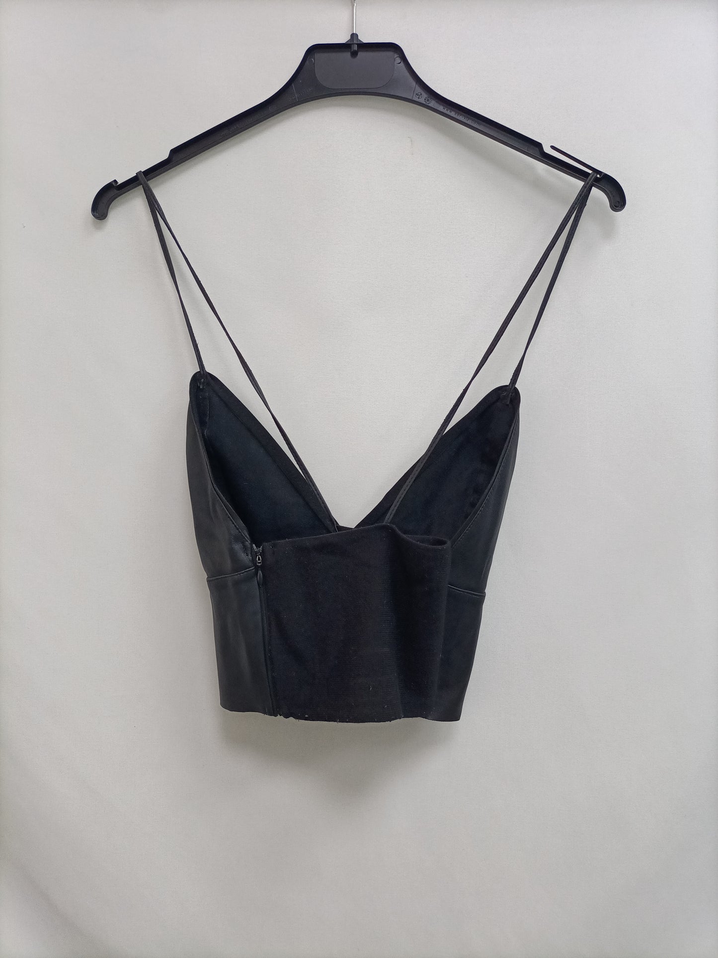 ZARA. Croptop negro polipiel T.s