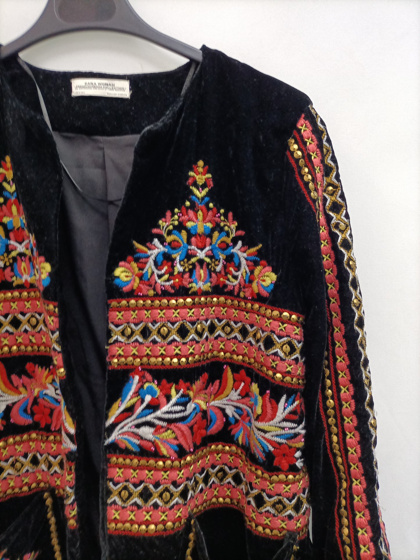 ZARA. Chaqueta terciopelo bordada T.m