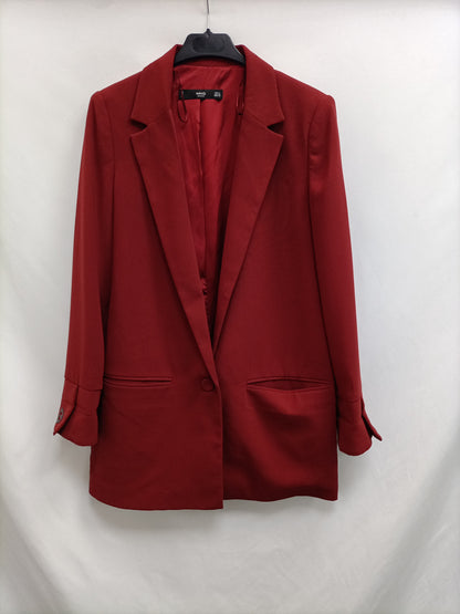 MANGO. blazer burdeos fluida T.s