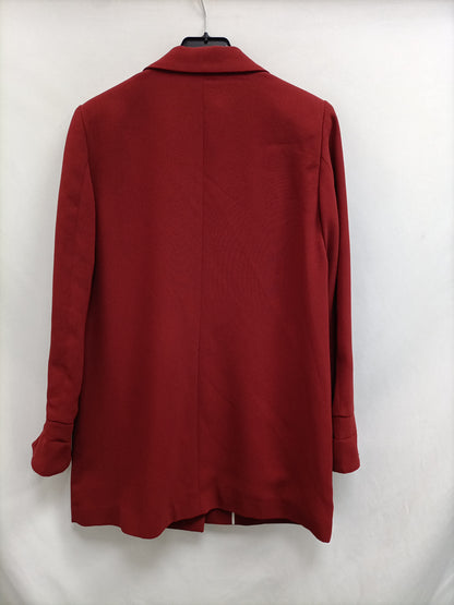 MANGO. blazer burdeos fluida T.s