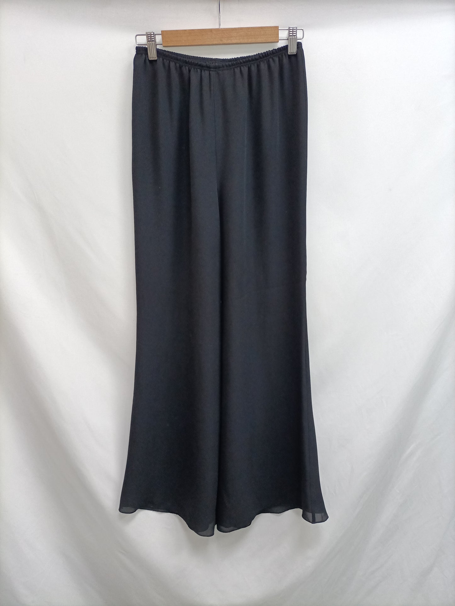 UNIT. Pantalón negro fluido T.40