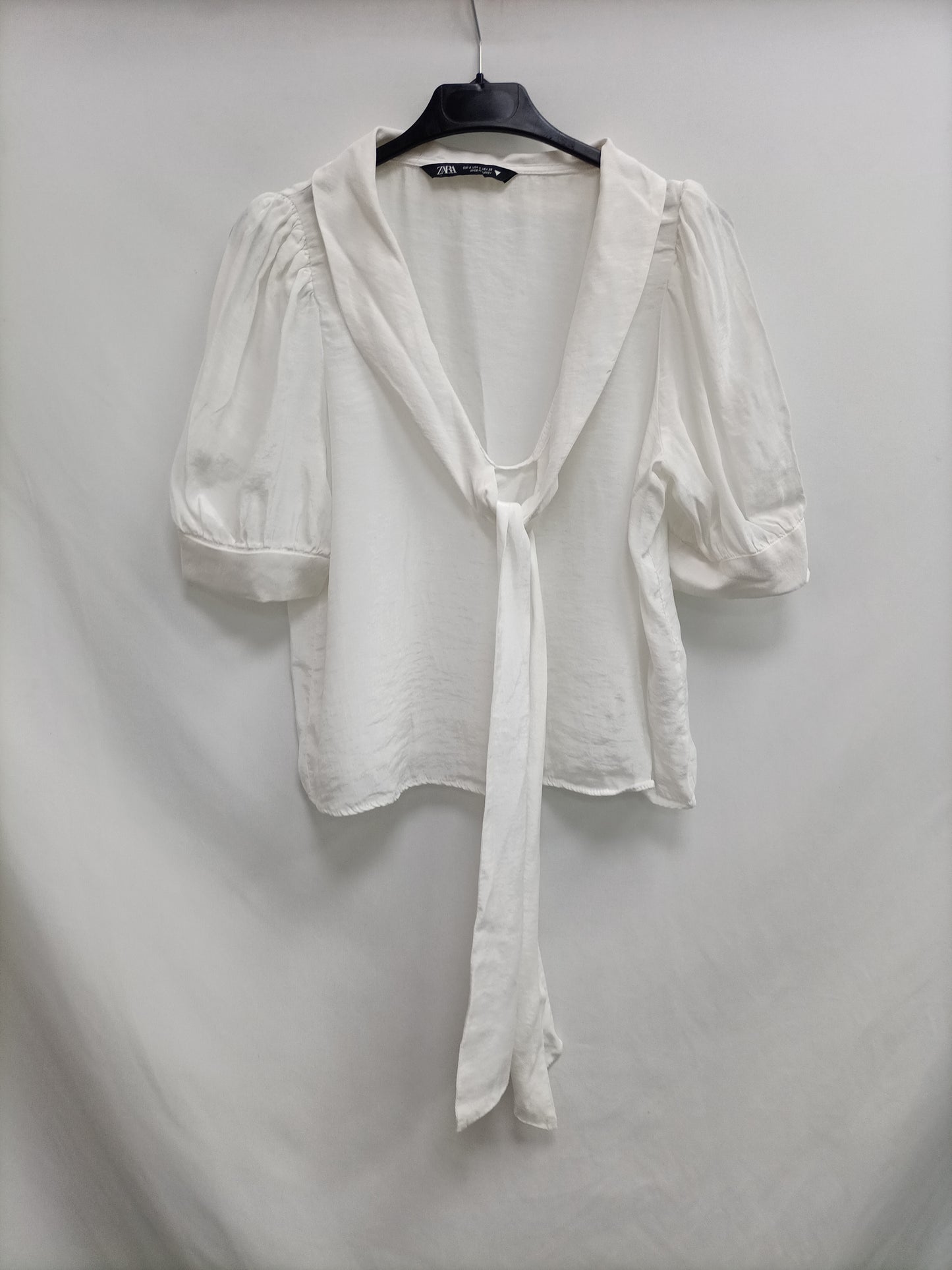 ZARA. Blusa blanca lazada T.s